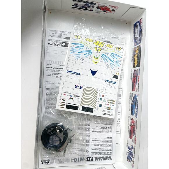 Tamiya 1/12 Yamaha Yzr-M1 04 No.46/No.17 Motorcycle Series Complete NEW - Picture 7 of 7